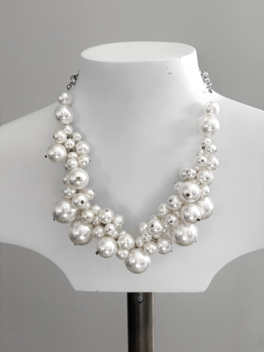 Chunky Faux Pearl Bib Necklace – Silver-Tone Chain – Statement Bridal Jewelry
